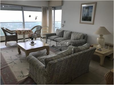 Venta apartamento de 3 dormitorios en Roosevelt