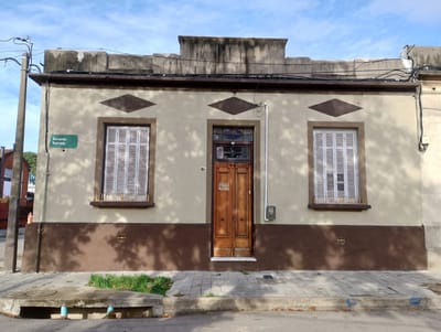 Venta Casa En Paso De Las Duranas, 2 Dormitorios, 2 Cocheras, Patio Y Parrillero!!!