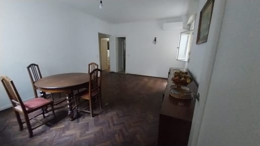 Venta Apartamento con Renta En Ciudad Vieja 2 Dormitorios Sobre Plaza Zabala