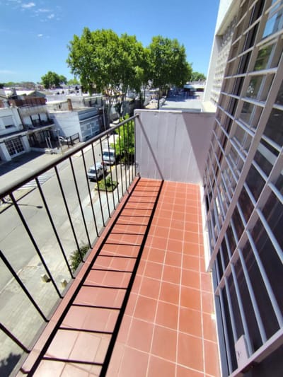 Alquiler Apartamento De 2 Dormitorios Al Frente En Unión