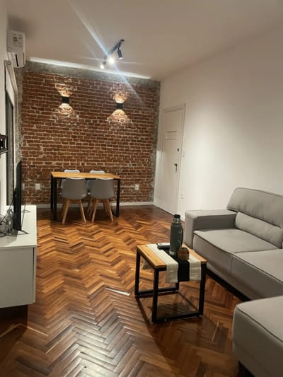 Alquiler Apartamento 2 Dormitorios 2 Patios En Pocitos