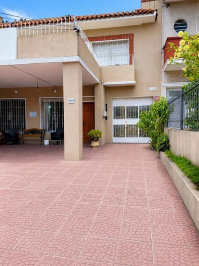 Alquiler Apartamento 2 Dormitorios Patio Con Parrillero En Malvin