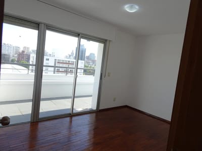 Alquiler Apartamento De 1 Dormitorio Muy Luminoso Con Vista A La Bahía En Aguada