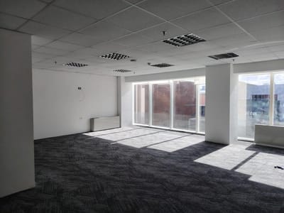 Alquiler Oficina Moderna Y Luminosa 60m2 Con Cochera En World Trade Center Torre 4 Buceo