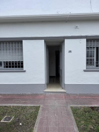 Alquiler Casa Planta Baja 2 Dormitorios Patio Sin Gastos Comunes En Buceo