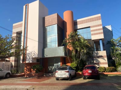 Oficina en Venta Avenida Busch entre 1er anillo y 2do anillo Edificio Nancy 2