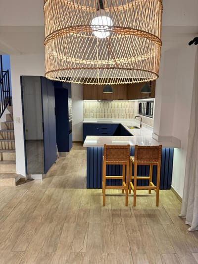 EN ALQUILER – AMPLIO Y HERMOSO DÚPLEX  Zona Rakiura – Luque, Loma Merlo