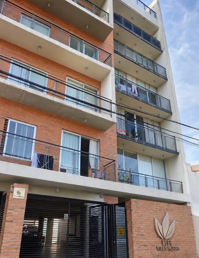 Departamento amoblado de 2 dormitorios en venta en Edificio Life Villa Morra