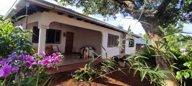 Vendo Amplia Casa en Asunción, Barrio San Vicente