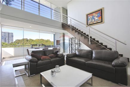 EN VENTA. DEPARTAMENTO TIPO DUPLEX - ASUNCION