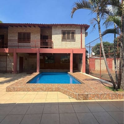 Vendo dos terreno con casa a demoler o refaccionar