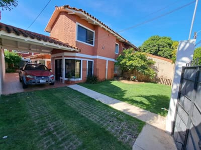 CASA MULTIFAMILIAR