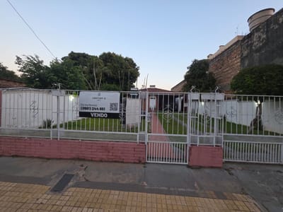 EN VENTA PROPIEDAD EN INMEJORABLE UBICACION 
