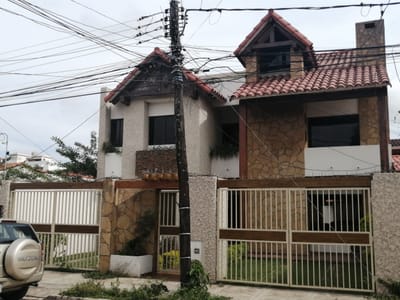 Casa amplia en venta - Canal Cotoca 2do y 3er anillo