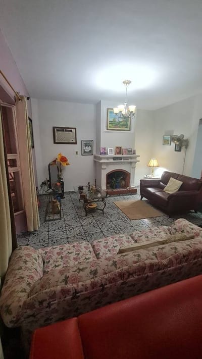 VENDO CASA DE 3 DORMITORIOS - BARRIO LAS LOMAS DE ASUNCIÓN 