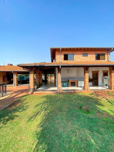 ALQUILO HERMOSA RESIDENCIA EN FERNANDO DE LA MORA ZONA SUR