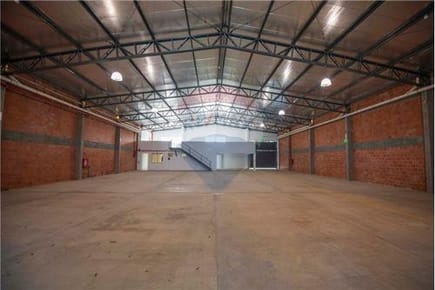 Tinglado de 650 m2 a media cuadra de Ruta Transchaco, zona Asunción Golf Club