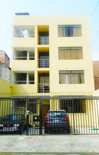 Amplio Dpto. Primer Piso Urb. Mayorazgo Ate
