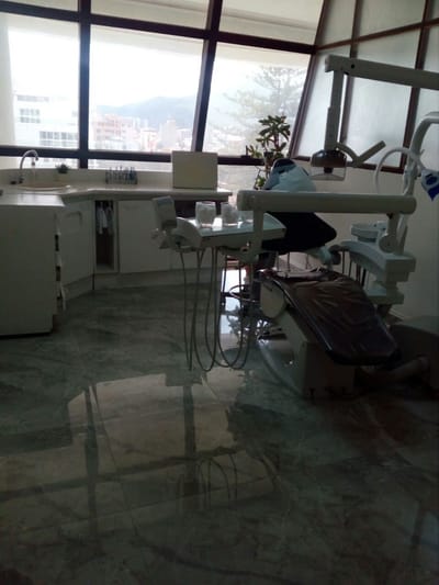 Amplio Departamento en Venta Avenida Ballivian 