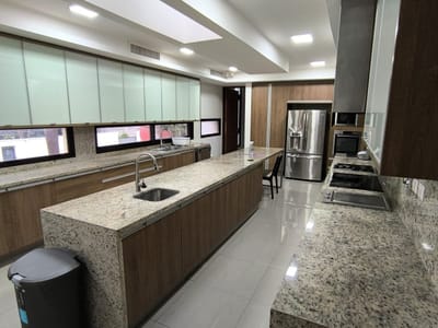 Id 16379 - Alquilo Lujosa Residencia De 3 Niveles En Villa Morra