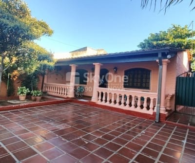 CASA COLONIAL EN VENTA EN MRA
