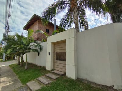 VENDO HERMOSA RESIDENCIA EN ASUNCIÓN-LOMA PYTA