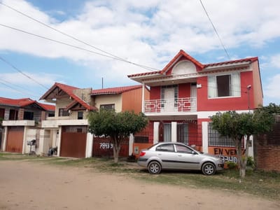 HERMOSA CASA DE 2 PISOS EN VENTA