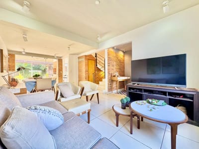 Dúplex en Venta en Lambaré – 3 Dormitorios con Quincho y Patio