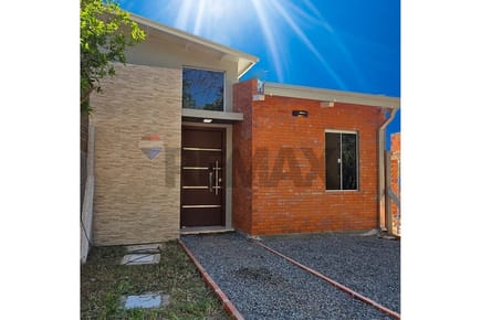 EN VENTA IMPRESIONANTE CASA PROYECTO EN CDE PY