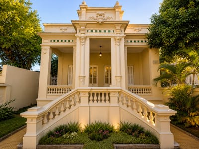 VENDO RESIDENCIA SOBRE MARISCAL LOPEZ