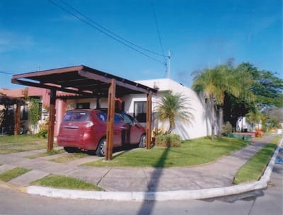 Cómoda casa en Esquina