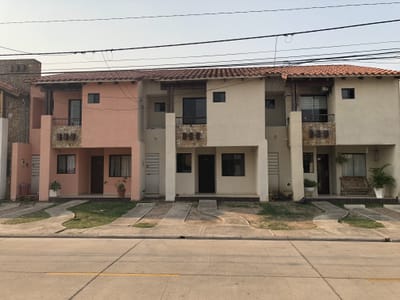 Casa en alquiler en hermosa urbanización 