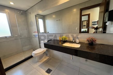 ¡Viva en Mburucuyá: Moderno Dpto. con Piscina!