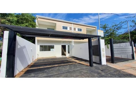 VENDO DUPLEX A ESTRENAR EN LAMBARE ZONA YACHT