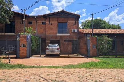 Dúplex en venta Luque 