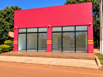 VENDO SALON COMERCIAL EN 3 DE FEBRERO - CAAGUAZU