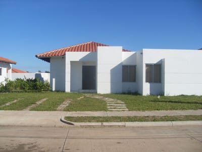 Linda casa en condominio Santa Cruz de la Colina