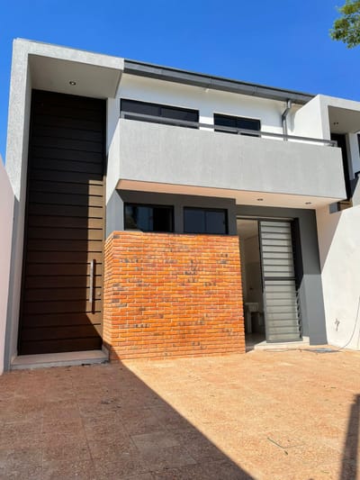 Vendo/alquilo Duplex A Estrenar Con Piscina, Bo. Loma Merlo- Luque