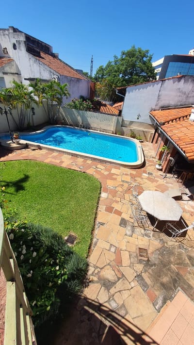 Vendo casa FM2 barrio mariscal lopez 640 m2