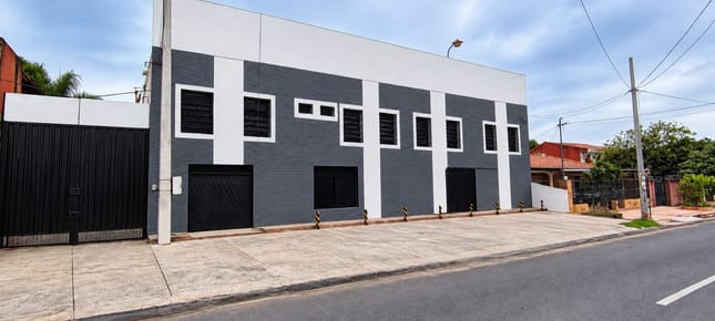 ALQUILER DE COMPLEJO COMERCIAL, LOGÍSTICO Y ADMINISTRATIVO Fernando de la Mora.