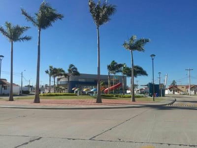 EN VENTA CASA DE MAYOR SUPERFICIE DE TERRENO EN CONDOMINIO FONTANA RIVIERA 1