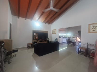 ALQUILO CASA CON QUINCHO EN LUQUE – ZONA CONMEBOL