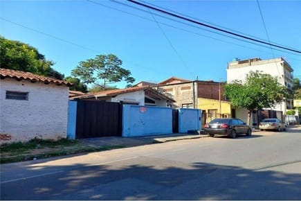 Vendo Casa en SAN LORENZO-ZONA CENTRICA.