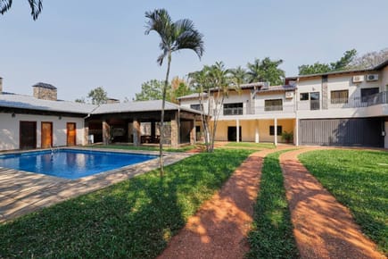 Casa para uso comercial o vivienda de 2.100 m² San lorenzo (z/ shopping pinedo)