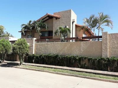 HERMOSA CASA DE LUJO