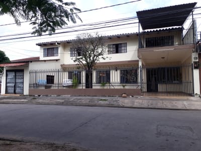 Bonita casa en venta ideal para su vivienda y alquileres múltiples.