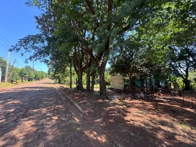  VENTA AMPLIO TERRENO EN ESQUINA