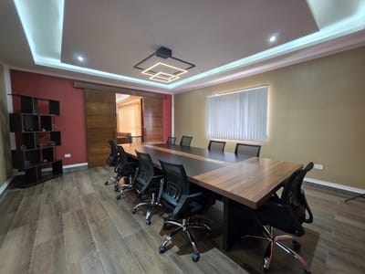 Alquilo Oficina Corporativa Equipada de 220 m² en Sajonia