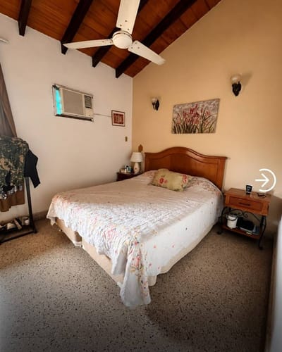 Casa en venta – Barrio Mburucuyá Precio de terreno