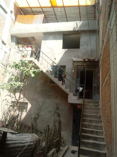 Casa de 3 pisos (100Mt) 